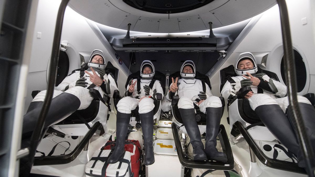 Další posádka vesmírné lodě Crew Dragon úspěšně přistála na Floridě